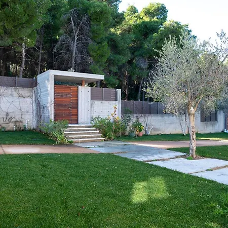 / Sea View And Pool Nearby Athens * קלאמוס