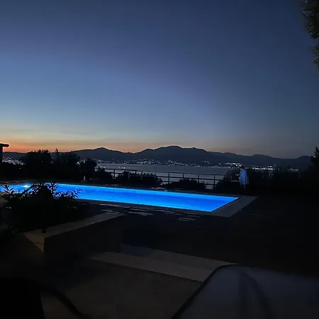 וילה / Sea View And Pool Nearby Athens